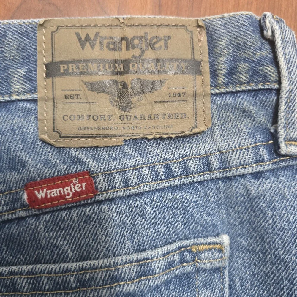 Vtg Wrangler Jeans Men Pemium Denim 42x31 Stonewash Blue Authentics 96501DS Y2K